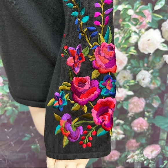 Linda Black Embroidered Sleeve Sweater Louis Dell O’lio - Picture 3 of 7